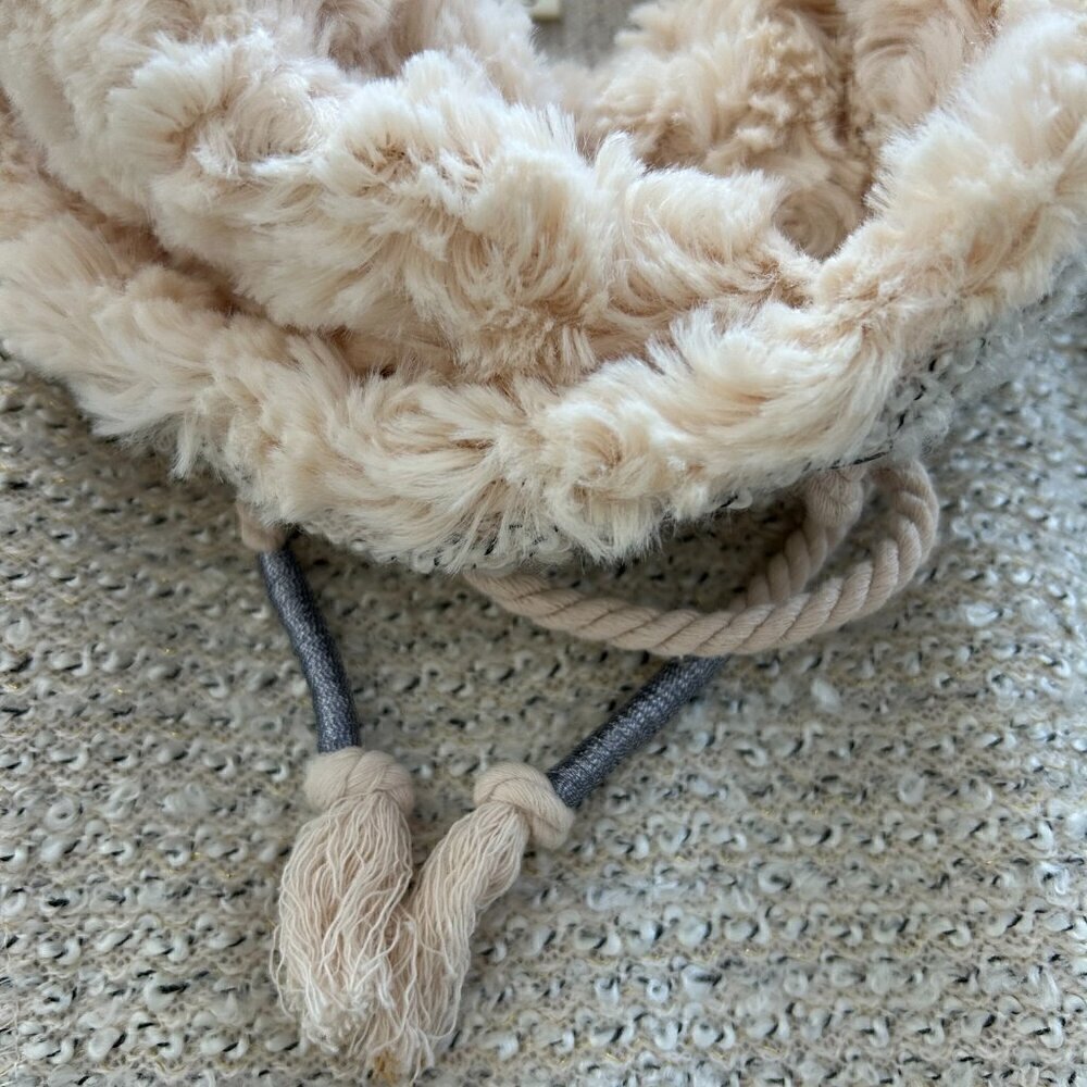 Maurices S Cream Boucle Sweater Fur Collar Cozy Winter - Picture 4 of 8